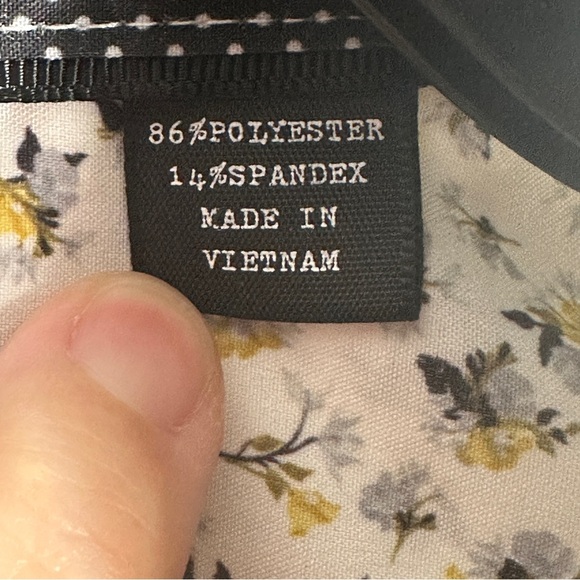 Michael Strahan size XL slim fit button down shirt, white with floral design - Picture 4 of 11